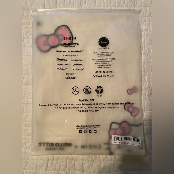 NEW WITH TAGS HELLO KITTY DRESS SANRIO/SHEIN ADULTS - Picture 7 of 9